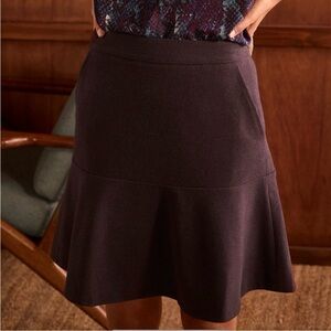 CAbi NWOT Women's Tulip Flounce Skirt sz 6 Plum Purple